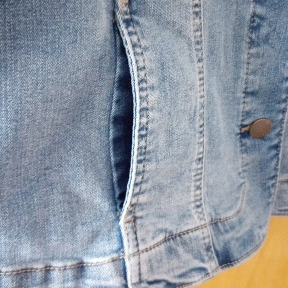 Charter Club Stretchy Denim Jacket Size M - Picture 7 of 8